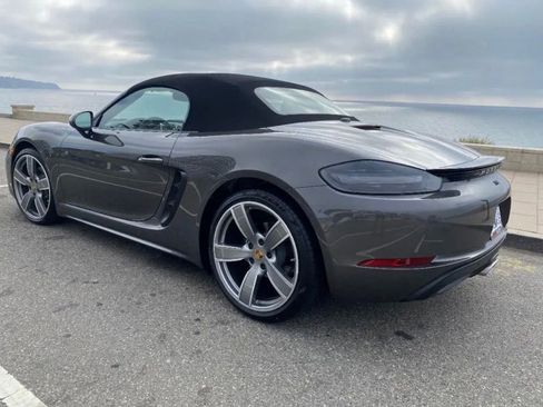 Used 2022 Porsche 718 Boxster RWD image 6