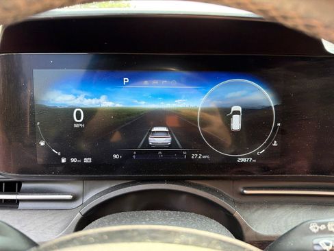 Used 2024 Kia Carnival SX FWD image 16