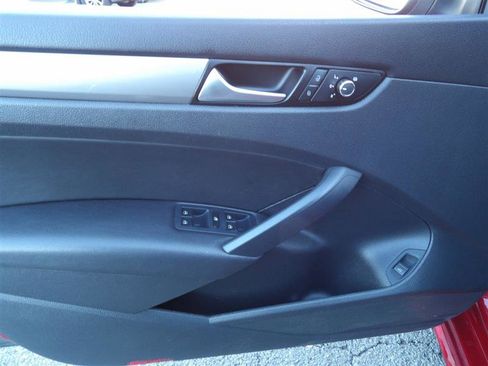 Used 2015 Volkswagen Passat 1.8T Limited Edition image 11