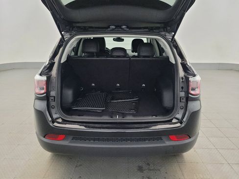 Used 2019 Jeep Compass Latitude w/ Cold Weather Group AWD/4WD image 29