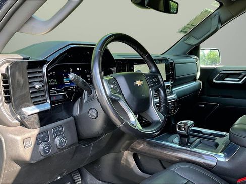 Used 2023 Chevrolet Silverado 1500 LTZ AWD/4WD image 19