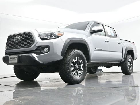 Used 2022 Toyota Tacoma TRD Off-Road w/ Technology Package AWD/4WD image 45