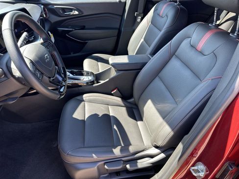 Certified 2024 Chevrolet Trax RS w/ Driver Confidence Package image 18