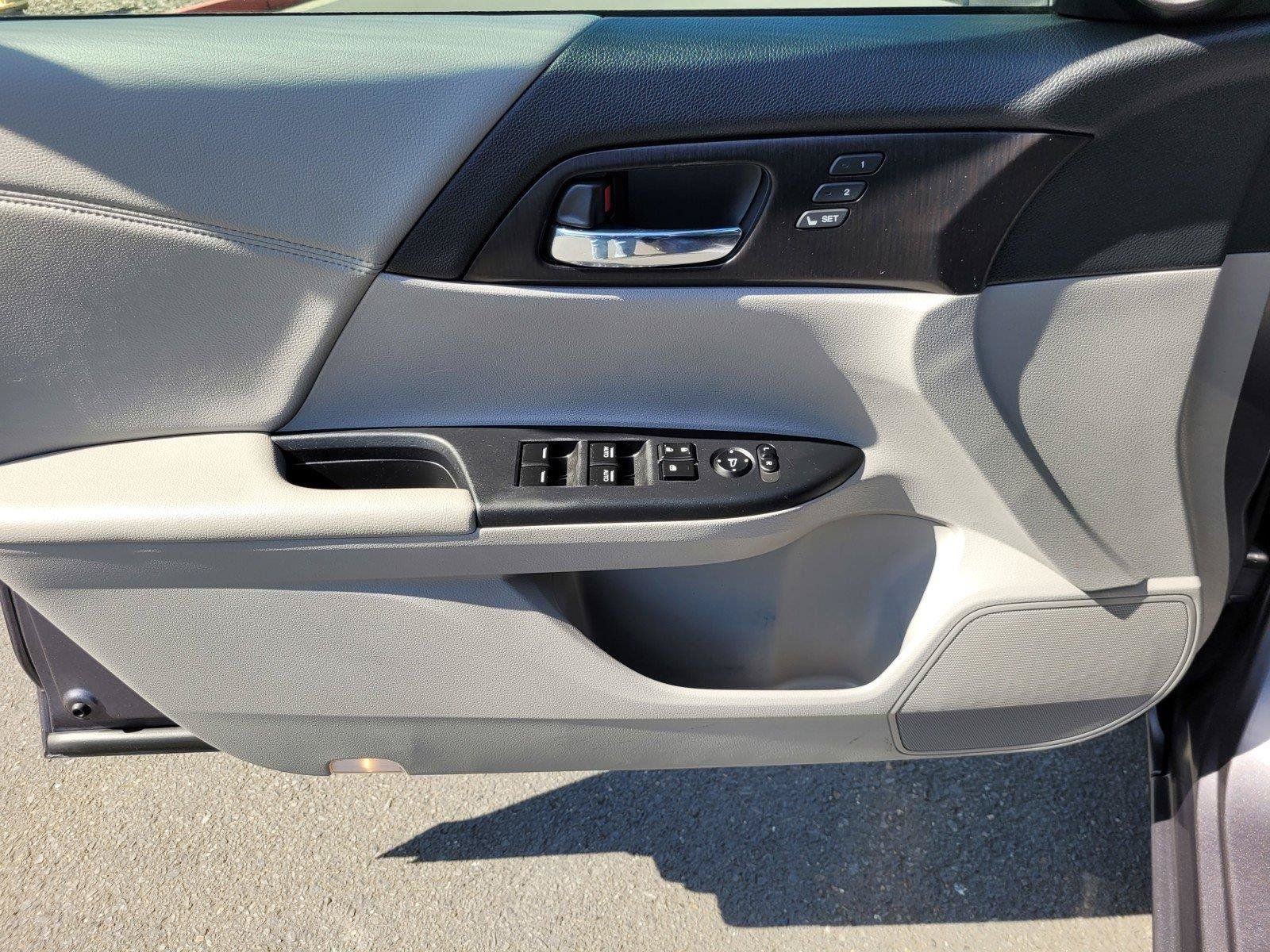 Used 2015 Honda Accord EX-L image 20
