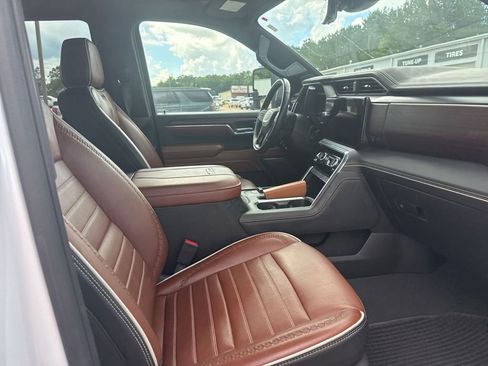 Used 2024 GMC Sierra 3500 Denali Ultimate AWD/4WD image 6