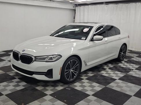 Used 2021 BMW 530i w/ M Sport Package RWD image 3