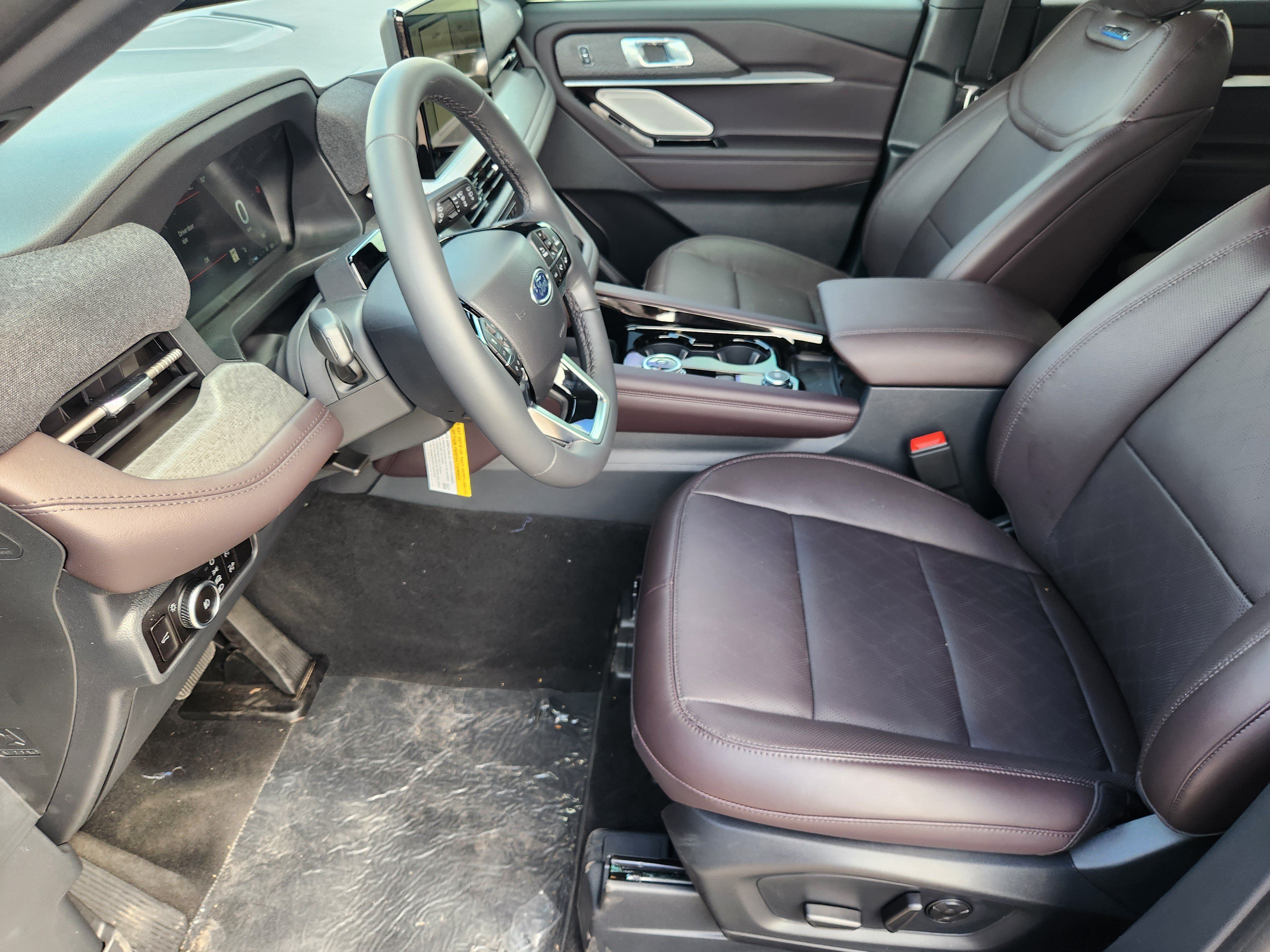 New 2026 Ford Explorer Platinum RWD image 9