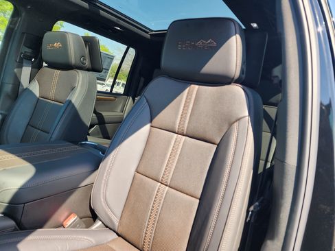 New 2026 Chevrolet Suburban High Country AWD/4WD image 23