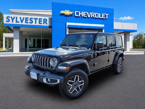 Used 2025 Jeep Wrangler Unlimited Sahara AWD/4WD image 1