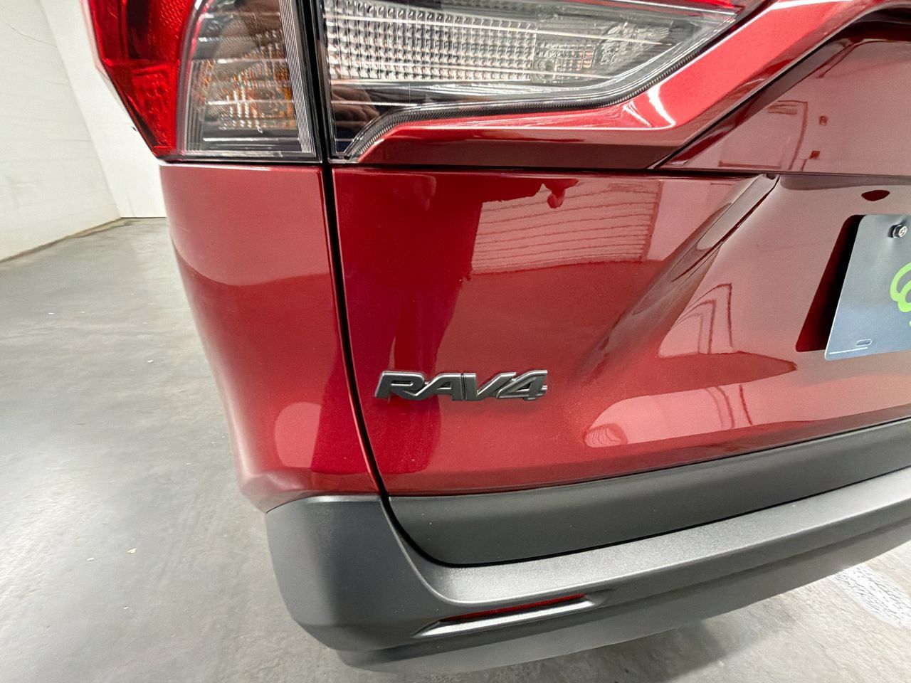 Used 2025 Toyota RAV4 XLE Premium FWD image 31