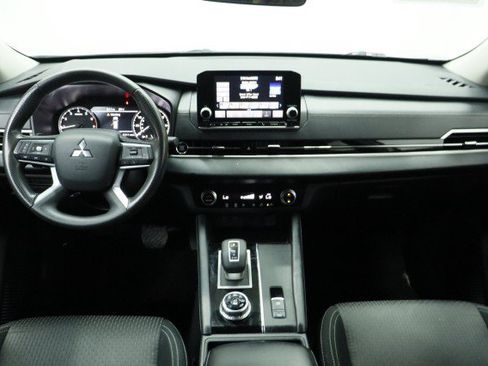 Used 2023 Mitsubishi Outlander ES FWD image 22