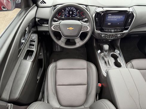 Used 2023 Chevrolet Traverse High Country FWD image 14