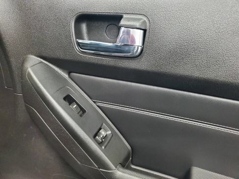 Used 2009 HUMMER H3T Luxury image 16