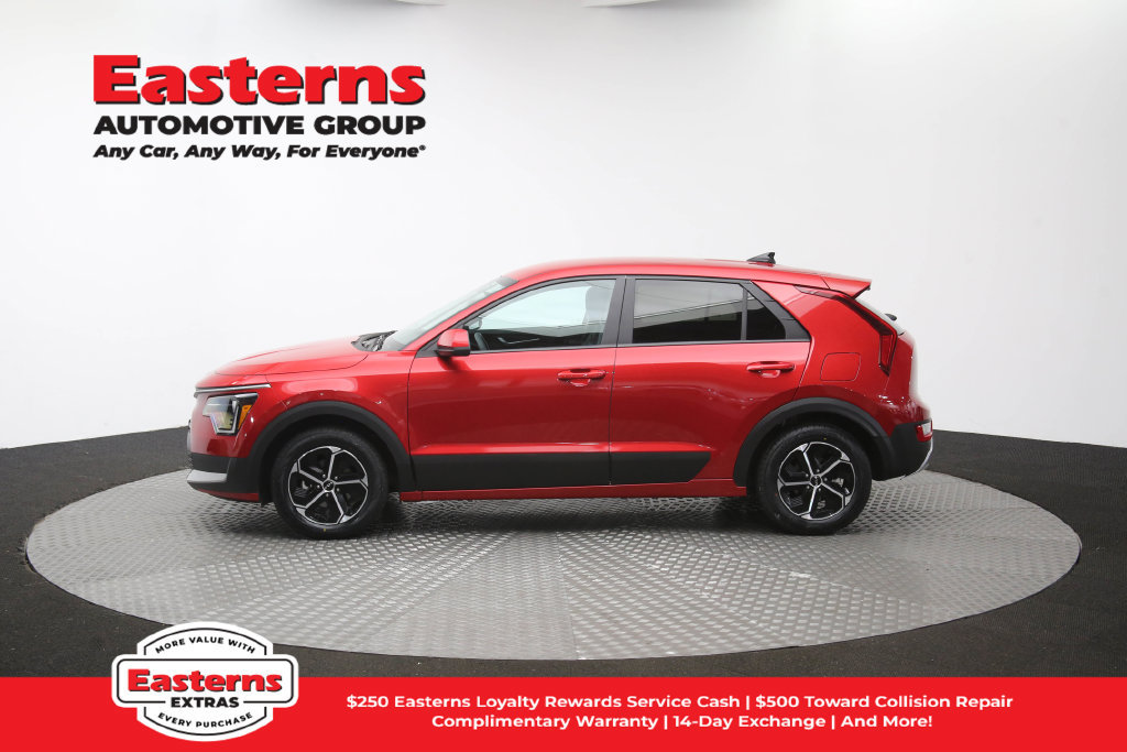 Used 2025 Kia Niro LX FWD image 59