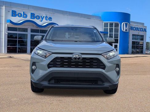 Used 2021 Toyota RAV4 XLE Premium image 8