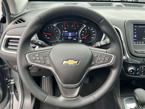 Used 2023 Chevrolet Equinox LT image 14