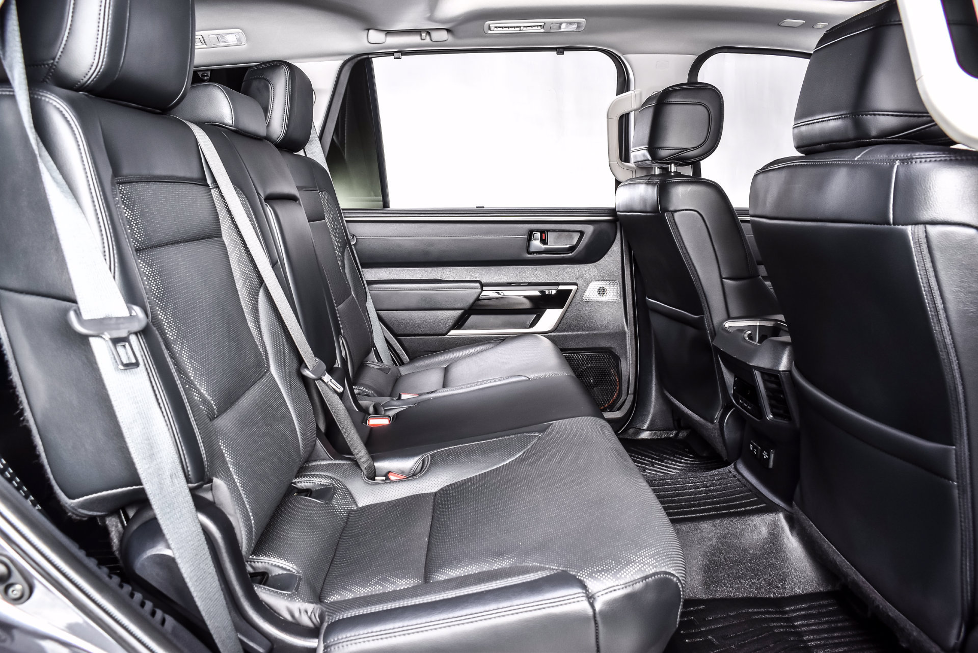 Used 2023 Toyota Sequoia Limited w/ TRD Off-Road Package AWD/4WD image 19