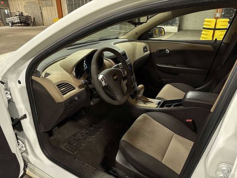 Used 2010 Chevrolet Malibu LS image 26