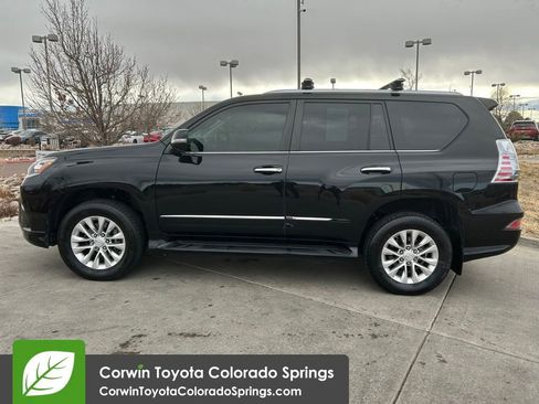 Used 2019 Lexus GX 460 image 4