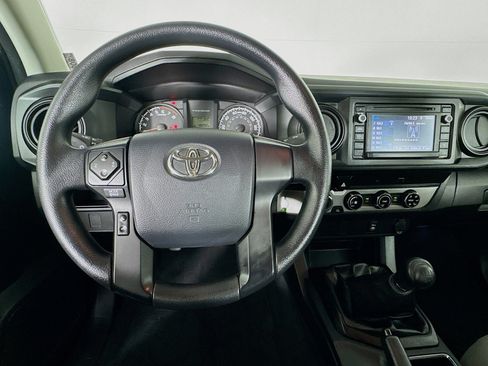 Used 2017 Toyota Tacoma SR AWD/4WD image 10