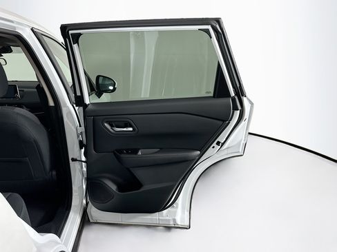 Used 2026 Nissan Rogue SV FWD image 30