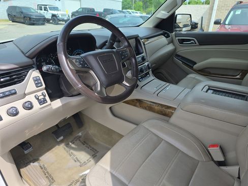 Used 2017 GMC Yukon XL Denali w/ Open Road Package AWD/4WD image 17