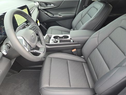 New 2026 Chevrolet Equinox LT w/ Convenience Package II FWD image 9