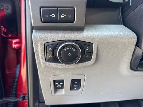 Used 2019 Ford F150 XLT w/ Equipment Group 302A Luxury AWD/4WD image 10