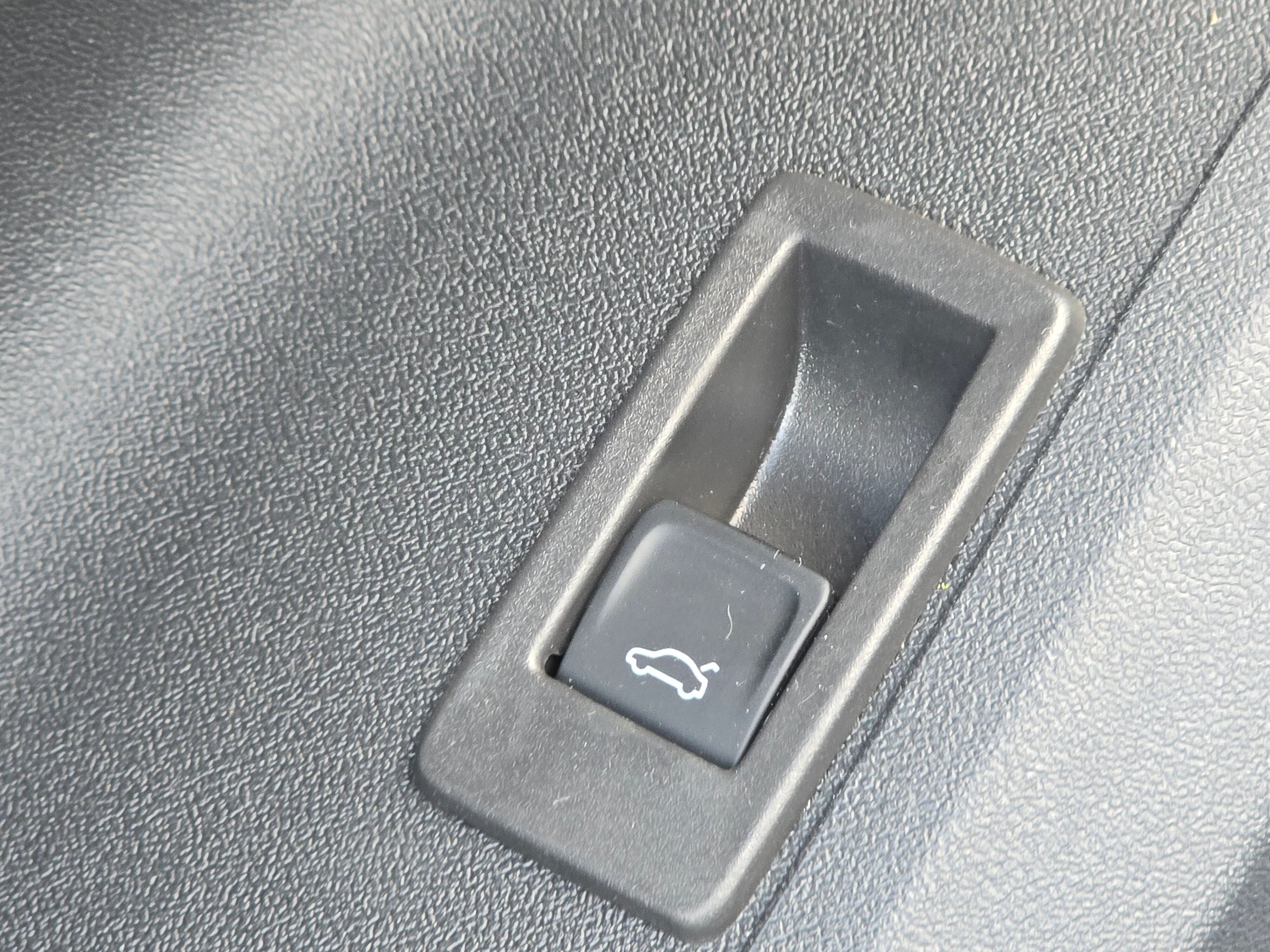 Used 2025 Audi Q5 Premium w/ Convenience Package AWD/4WD image 37