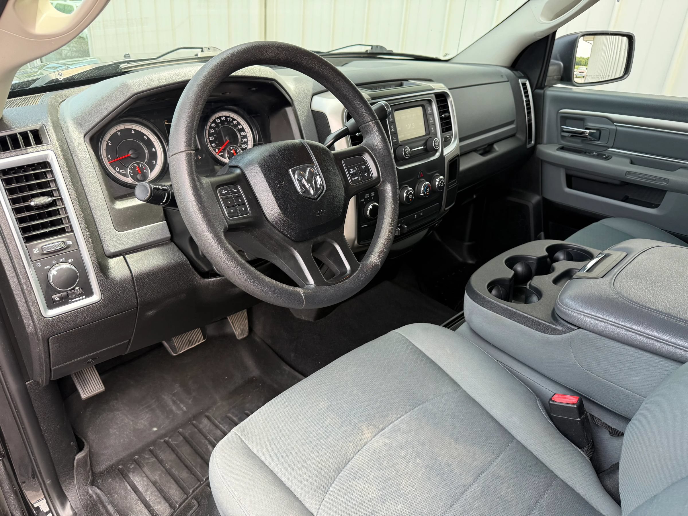 Used 2018 RAM 2500 SLT AWD/4WD image 25