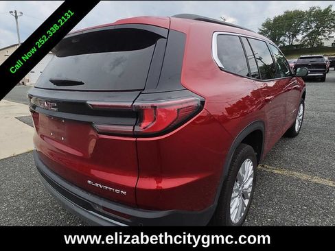 Used 2026 GMC Acadia Elevation w/ Elevation Premium Package FWD image 3