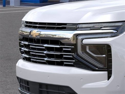 New 2025 Chevrolet Suburban Premier image 13