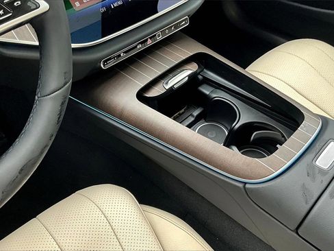 New 2026 Mercedes-Benz E 350 4MATIC Sedan image 8