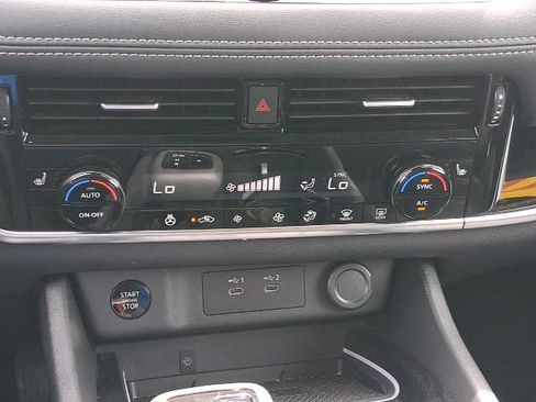 Used 2026 Nissan Rogue SL AWD/4WD image 28