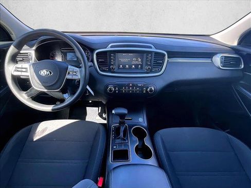 Used 2020 Kia Sorento LX FWD image 15