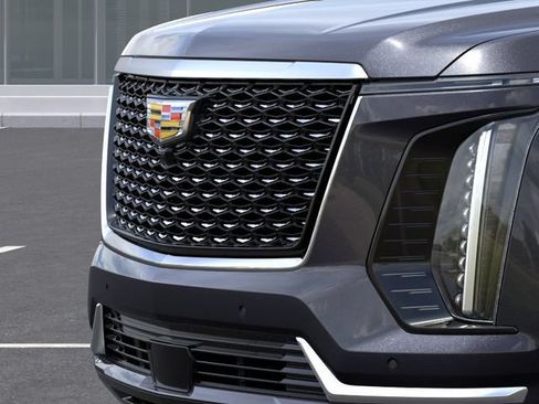 New 2026 Cadillac Escalade Luxury w/ Touring Package AWD/4WD image 13