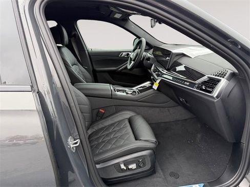 New 2026 BMW X6 xDrive40i w/ Climate Comfort Package image 15
