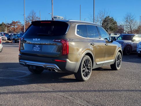 Used 2022 Kia Telluride SX w/ SX Prestige Package image 4