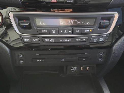 Used 2018 Honda Pilot Elite image 27