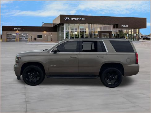 Used 2017 Chevrolet Tahoe LS RWD image 2