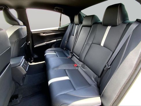 Used 2026 Toyota Camry SE FWD image 20