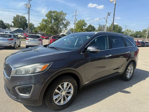 Used 2016 Kia Sorento LX w/ LX Convenience Package image 5