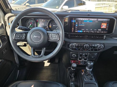 Used 2024 Jeep Wrangler Unlimited Rubicon 4xe AWD/4WD image 18