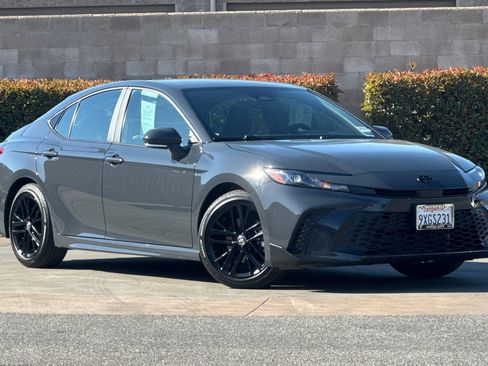 Used 2026 Toyota Camry SE FWD image 2