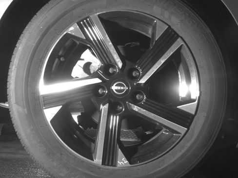 Used 2025 Nissan Sentra SV FWD image 15
