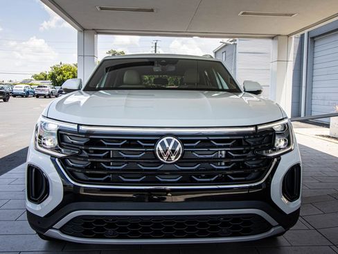 New 2026 Volkswagen Atlas Cross Sport SE FWD image 9