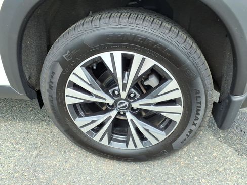 Used 2023 Nissan Rogue SV w/ SV Premium B Package AWD/4WD image 9