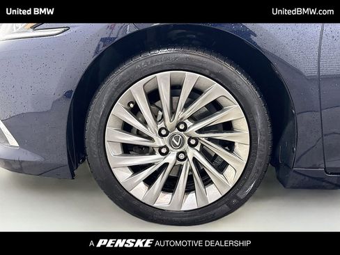 Used 2019 Lexus ES 350 w/ Accessory Package 2 image 2