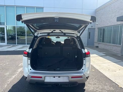 Used 2023 Nissan Pathfinder Platinum AWD/4WD image 20