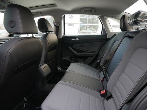 New 2025 Volkswagen Jetta SE image 5